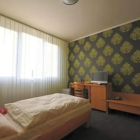 Luna 3* Žiar nad Hronom