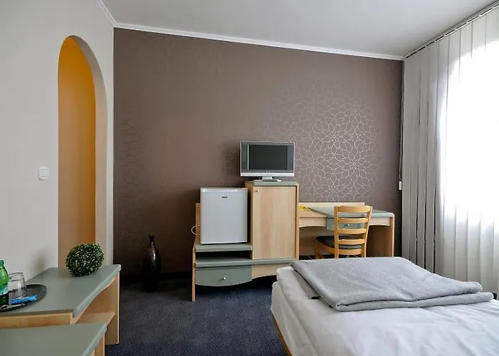 Luna Žiar nad Hronom